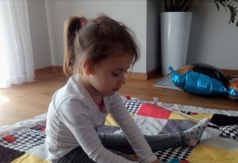  (photo)