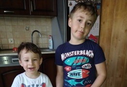  (photo)