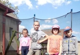  (photo)