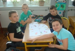  (photo)
