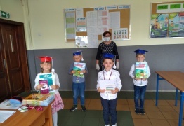  (photo)