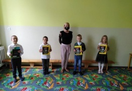  (photo)