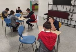  (photo)