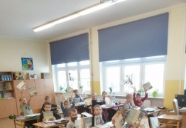  (photo)