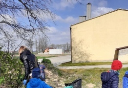  (photo)