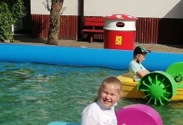  (photo)