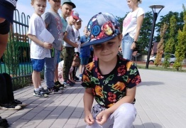  (photo)