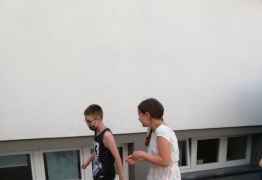  (photo)