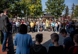  (photo)