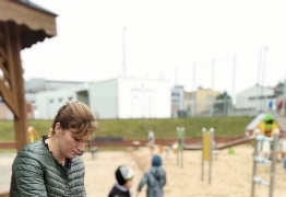  (photo)