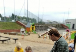  (photo)