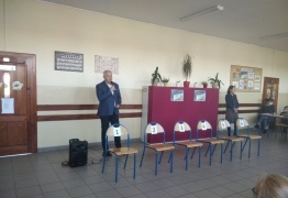  (photo)