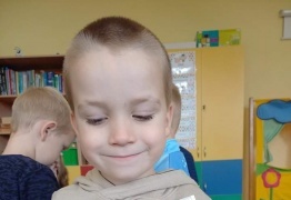  (photo)