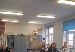  (photo)