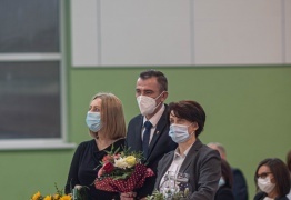 (photo)