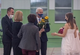 (photo)