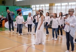  (photo)