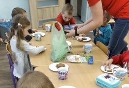  (photo)
