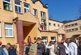  (photo)