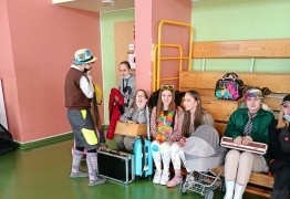  (photo)