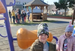  (photo)