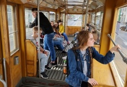  (photo)