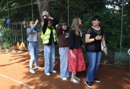  (photo)