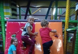 (photo)