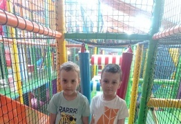  (photo)