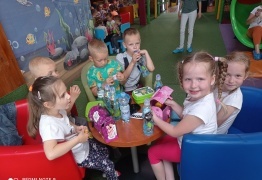  (photo)