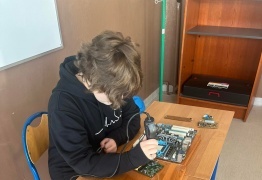  (photo)