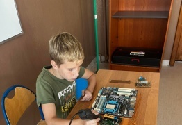 (photo)