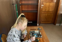  (photo)