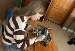  (photo)