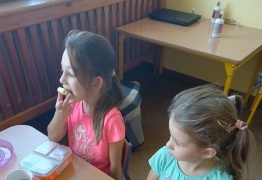  (photo)