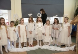  (photo)
