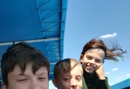  (photo)