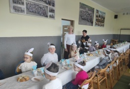  (photo)