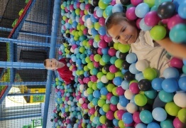  (photo)