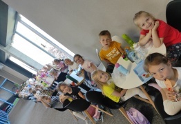  (photo)