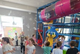  (photo)