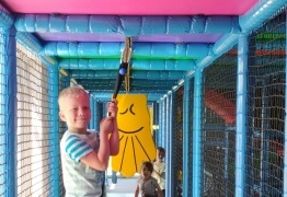  (photo)