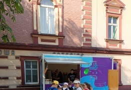  (photo)