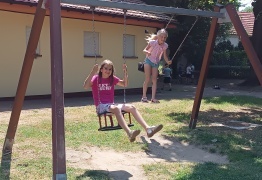  (photo)