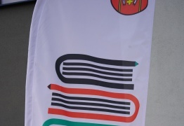  (photo)