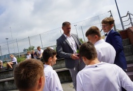  (photo)