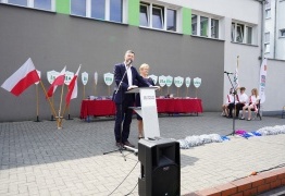 (photo)