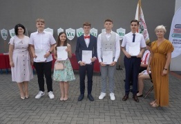  (photo)