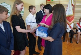  (photo)