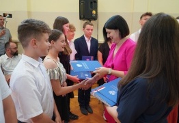  (photo)